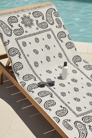 Gri Retro %100 Pamuklu Plaj Havlusu 70x140 Cm