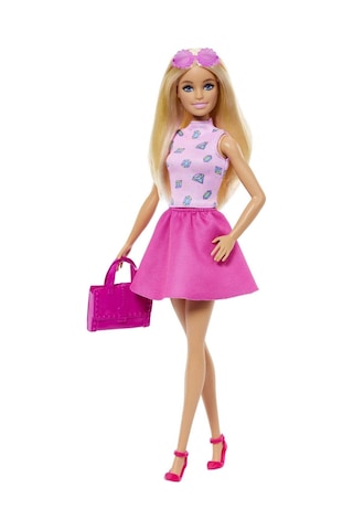 Hkb07 Barbie Ve Muhteşem Kıyafetleri