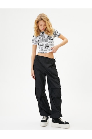 Koton Baskılı Crop Tişört Slim Fit Kısa Kollu Bisiklet Yaka Pamuklu Siyah Desenli 4sal10011ık 4SAL10011IK9D9 Siyah