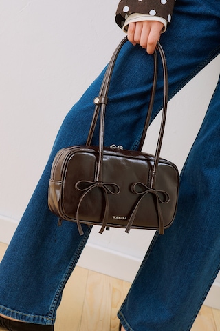 Manuka Lola Fiyonklu Baget Çanta Kahverengi Ss26cnt00033-122