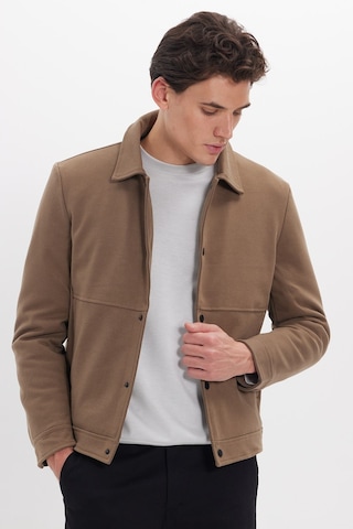 Tudors Erkek Slim Fit Dar Kesim Çift Cepli Çıtçıt Kapamalı Kahverengi Mont-46274