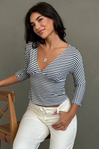 Madmext Haki Çizgili V Yaka Slim Fit Kadın Bluz Mg2887