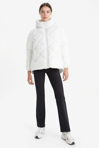 Defacto Defactofit Su İtici Oversize Fit Geniş Kalıp Kapüşonlu Fermuarlı Cepli Şişme Mont E9260ax25auwt80 Beyaz-wt80