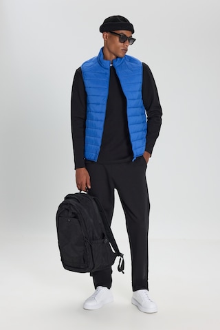 AC&Co / Altınyıldız Classics  Erkek Indıgo Rüzgar Geçirmez Taşınabilir Çantalı Sıcak Tutan Elyaf Dolgulu Ultra Hafif Standart Fit Şişme Yelek Indıgo