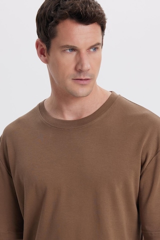 Tudors Unisex Oversize Geniş Kesim %100 Pamuk Yumuşak Dokulu Basic Bisiklet Yaka Kahverengi Tişört-35181 Kahverengi