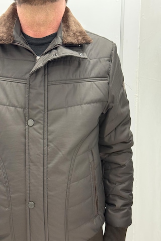 Santa Marco Muratti Dmctekstil Erkek Mrc-377 Hakim Yaka Spor Kesim Dar Kalıp Yakası Kürklü Kışlık Mont Koyu Kahverengi