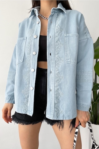 Femelle Kadın Buz Mavi Yeni Sezon Çift Cepli Standart Beden Nakış Işlemeli Oversize Ceket