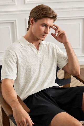 Tarz Cool Erkek Jakar Desenli Düğmesiz Polo Yaka Tişört Slim Fit Yazlık Triko Tişört Beyaz