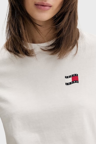 Tommy Jeans Pamuklu Sırt Baskılı Regular Fit Bisiklet Yaka T Shirt Bayan T Shirt Dw0dw22274 Ybl Beyaz