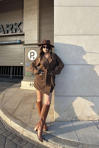 Kadın Kahve Kruvaze Yaka, Çift Cepli, Beli Kemerli, Kaşe Kaban Ceket Astarsız Kahve