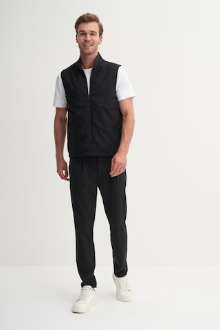 Cazador Regular Fit Baharlık Crinkle Kumaş Yelek Siyah