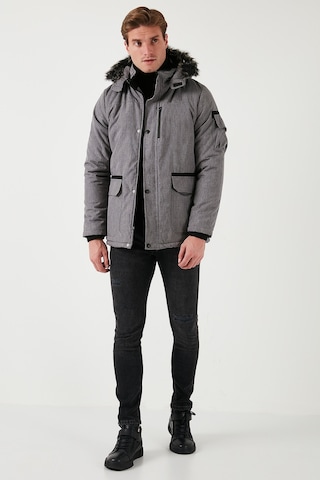 Buratti Peluş Astarlı Suya Ve Rüzgara Dayanıklı Soğuk Geçirmez Slim Fit Erkek Mont 5711051 Açık Gri