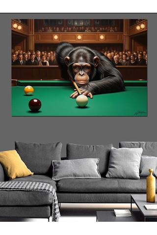 Ahşap Tablo Bilardo Masasında Odaklanmış Maymun Oyuncu