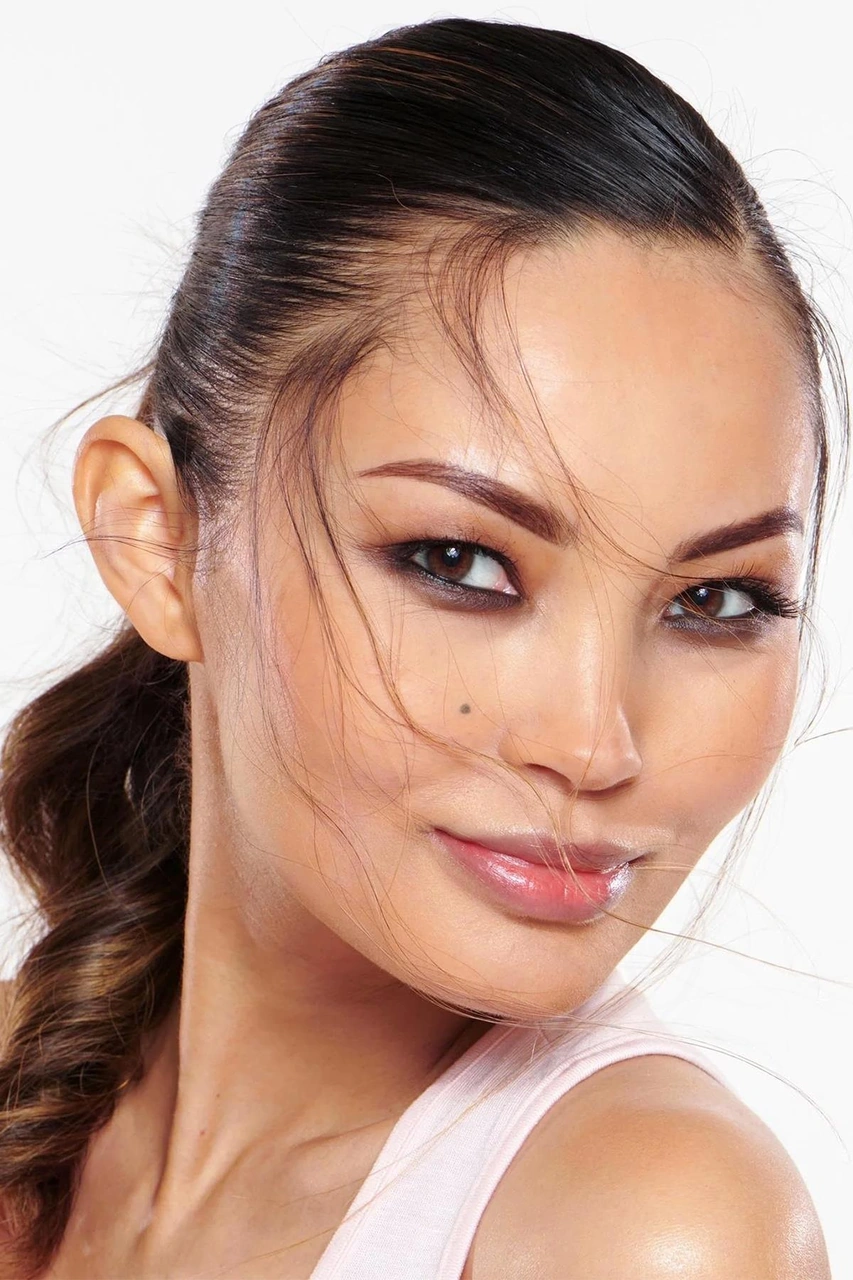 Wonderskin Uzun Süre Kalıcı Renkli Dudak Maskesi Adore 4 ML