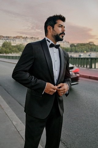 AC&Co / Altınyıldız Classics Slim Fit Dar Kesim Şal Yaka Armürlü Siyah Smokin Takım 001