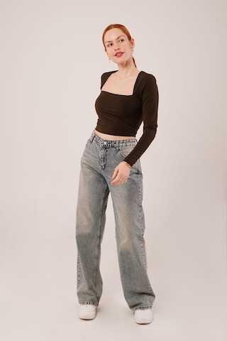 Gülsüm Aydın Kare Yaka Basic Kahverengi Bluz Kahverengi