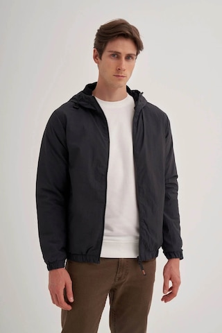 Cazador Basic Regular Fit Siyah Erkek Mont 10200