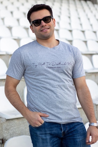 Erkek Gri El Yazısı İmza Baskı Normal Kesim Bisiklet Yaka Erkek T-shirt 22etsheyaz 001