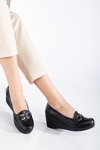 Kadın Dolgu Topuklu Ayakkabı Siyah Yüzlü Tokalı-3674 Siyah