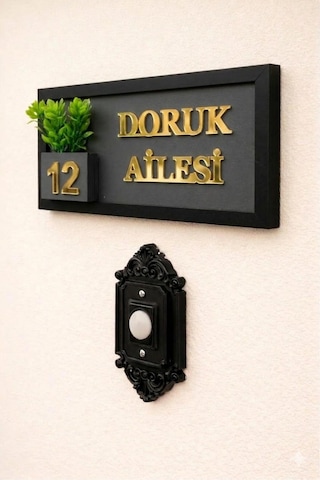 Kişiye Özel Ahşap Kapı İsimliği Çiçekli Gold 10x20 Cm Mdf Dekoratif Kapı Tabelası Antrasit-gold