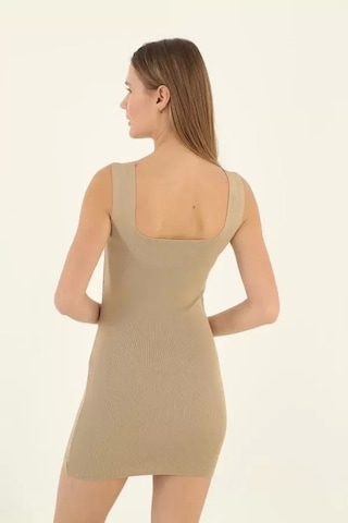 Kadın Kare Yaka Midi Boy Likralı Polelit Elbise - Bej Bej