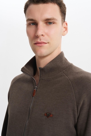 Arma Erkek Regular Fit Basic Reglan Kollu Selanik Kazak Karbon Fırçalı, Dik Yaka, Tam Fermuar, Cepli, Pamuk Polyester K30324698202 Kahverengi