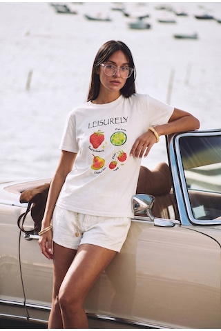 it's basic Kadın Beyaz Meyve Baskılı Bol Kesim Tasarım T-shirt