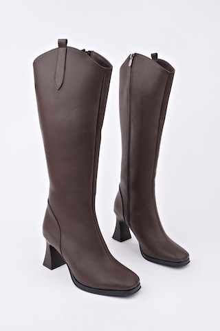Muggo Astoria Küt Burun Yandan Fermuarlı Topuklu Kadın Çizme Kahverengi