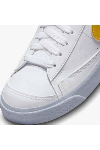 Nike Blazer Mid Fj4670-100 Kadın Spor Ayakkabısı Beyaz