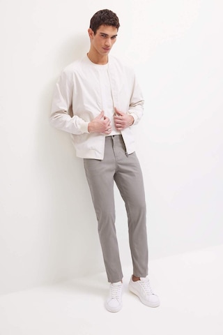 DeFacto Slim Fit Bomber Mont Ceket Dar Kesim Kolej Yaka Fermuarlı Çift Cepli Mevsimlik Hafif D7319AX25SPER140