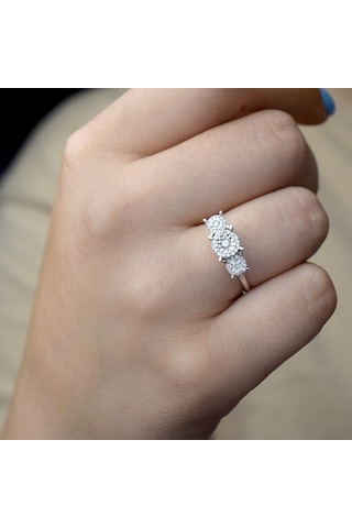 0.25 Ct. Üç Taş Pırlanta Yüzük