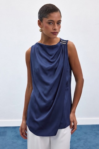 Sateen Aksesuar Detaylı Kolsuz Bluz - Lacivert-136920 Lacivert