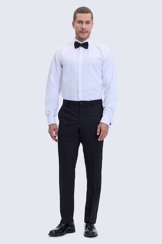 Hatemoğlu Beyaz Comfort Fit Slim Yaka Damatlık Gömlek