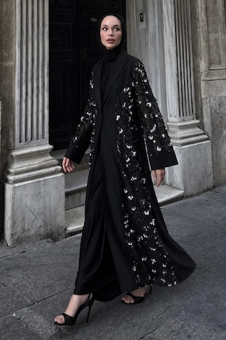 Nazzain 3 Boyutlu Çiçek İşlemeli Şal Yaka Abaya Çok Renkli