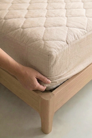 Yatak Alezi Pamuklu Kapitone Fitted Full Kenar Sıvı Geçirmez Yatak Koruyucu Bej