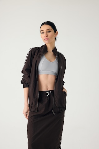 Normal People Rınea- Fermuarlı Şeritli Spor Ceket Crinkle Kumaş Kahve