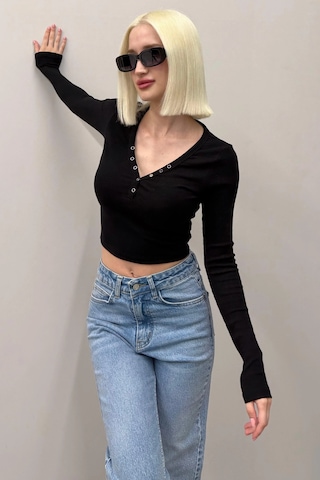 Madmext Siyah V Yaka Uzun Kollu Düğme Detaylı Kaşkorse Bodysuit Mg2194 Siyah