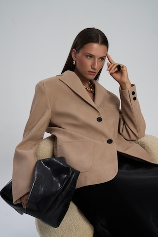 Mai Studios Co. Orsina Yırtmaç Detaylı Bej Blazer Bej