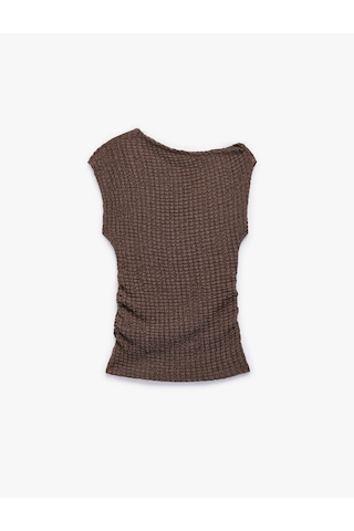 Koton Asimetrik Yaka Kolsuz Viskon Karışımlı Dokulu Crop Bluz Kahverengi 6skg60018ak Kahverengi