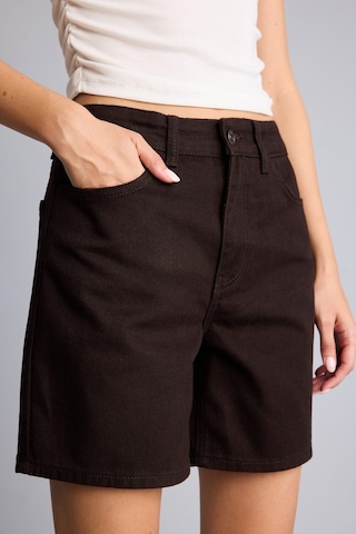 Defacto %100 Pamuk Regular Fit 5 Cepli Jean Bermuda Şort I7380ax26smbn212 Kahve-bn212