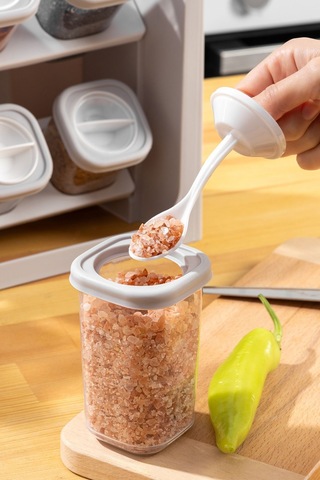 8'li Standlı, Kilitlenebilir Kapaklı Hava Almaz Baharatlık Seti - Bej