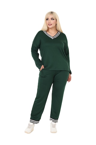 Melsay Butik Zümrüt Yeşili V Yaka Yakası Şerit Detaylı Eşofman Takımı Yeşil