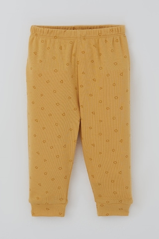 Breeze Erkek Bebek Pijama Takımı Mini Üçgenler Desenli Önden Çıtçıtlı 4 Ay-1 Yaş, Hardal Sarı