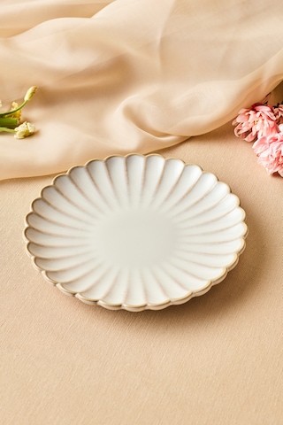 Karaca Daisy Tatlı Tabağı 15,5 Cm Krem