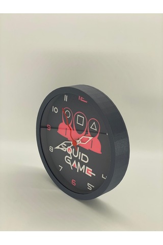Squid Game Temalı Gri Zeminli Ve Koyu Gri Kasa Duvar Saati Siyah