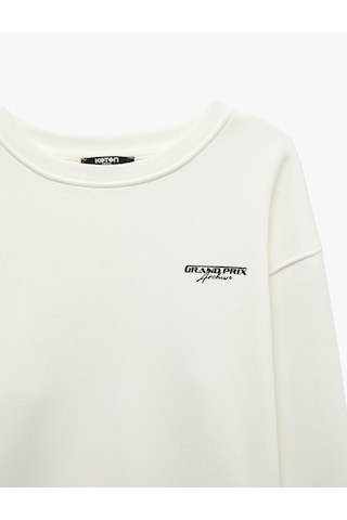 Koton Rahat Kalıp Üç İplik Şardonlu Pamuklu Bisiklet Yaka Arkası Baskılı Sweatshirt Beyaz 7wam70210mk