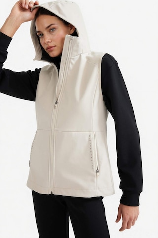 Defacto Defactofit Su İtici Slim Fit Dar Kesim Kapüşonlu Fermuarlı Sporcu Softshell Yelek D6083ax25aubg721 Bej