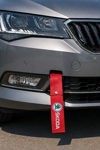 Skoda Araçlar İçin Kırmızı Tampon Çeki İpi Sportif Görünüm Ve Kolay Montaj