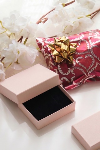Pembe Premium Dayanıklı Hediye Kutusu Ve Hediye Paketi Renkli