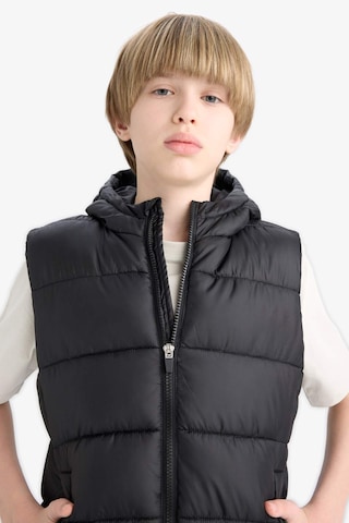 Defacto Erkek Çocuk Su İtici Kapüşonlu Yelek C4334a825aubk27 Siyah